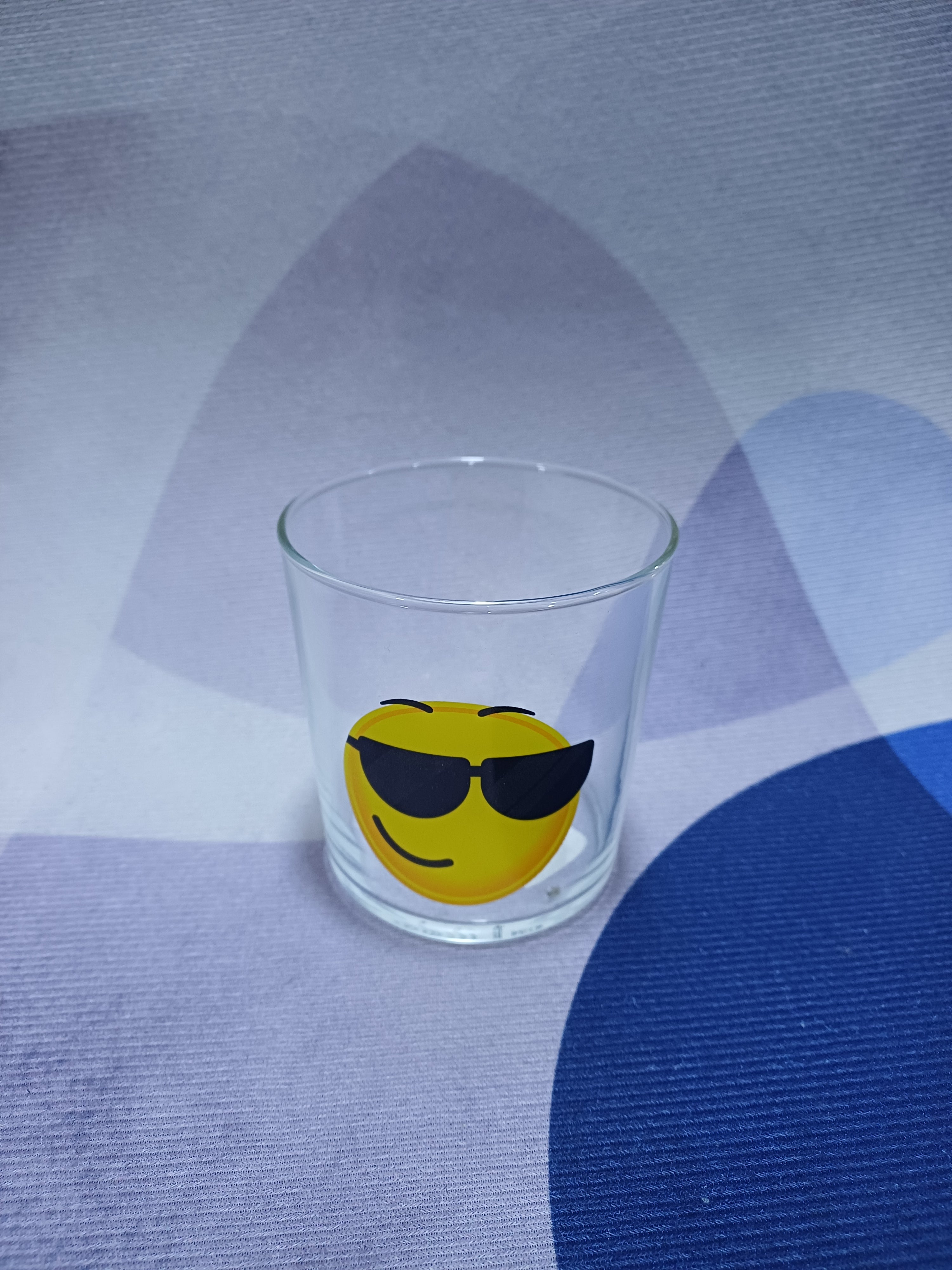 EMOJI 95406/1065345 TUMBLER SMILE 360C