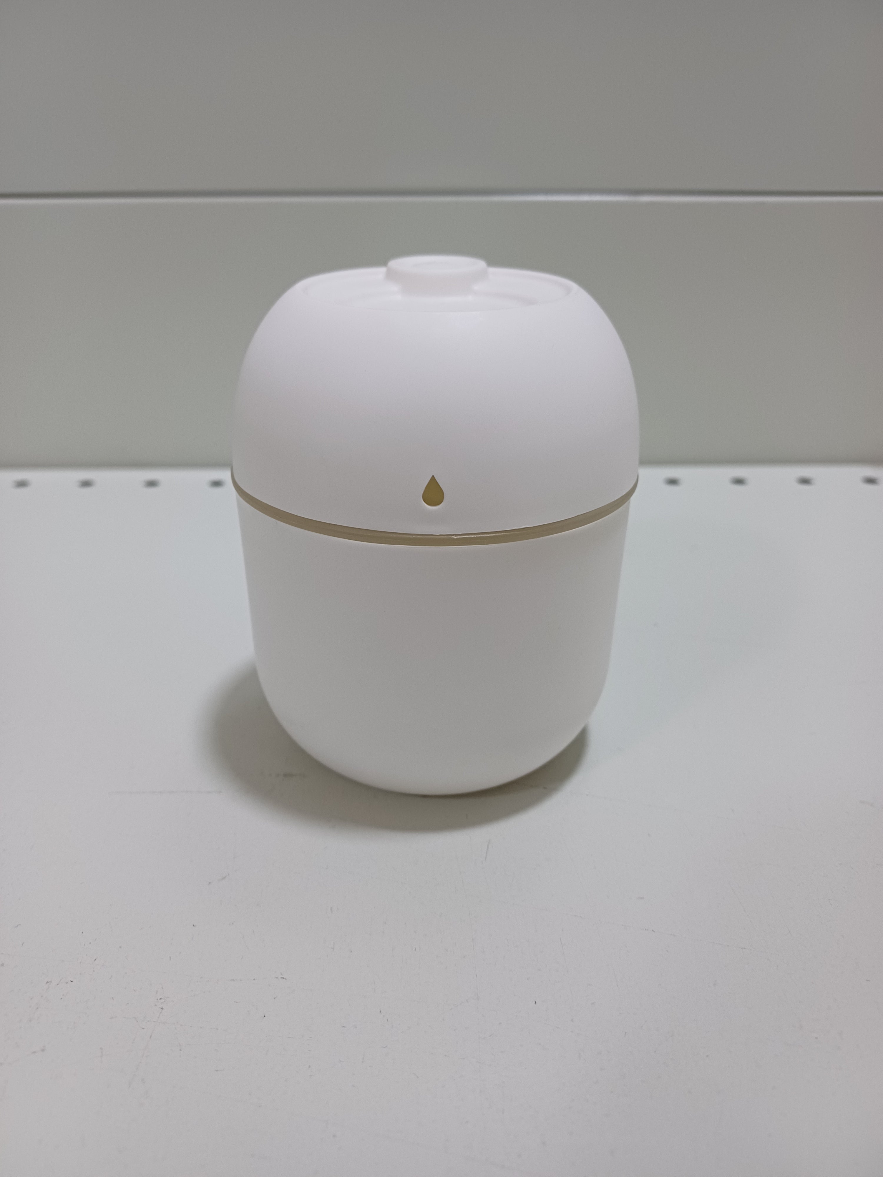 مرطب يو اس بي باللون الأبيض 220 مل